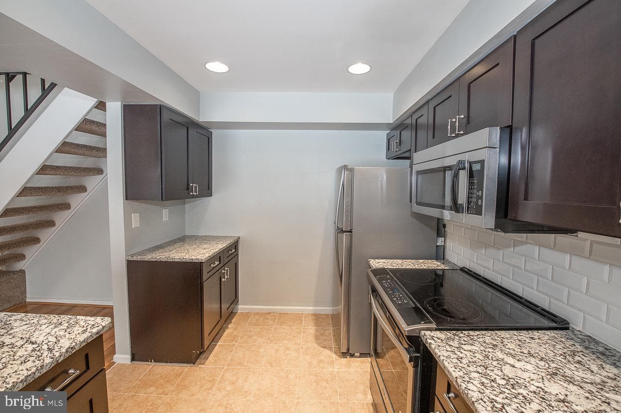 523 Washington Place #23 photo 15