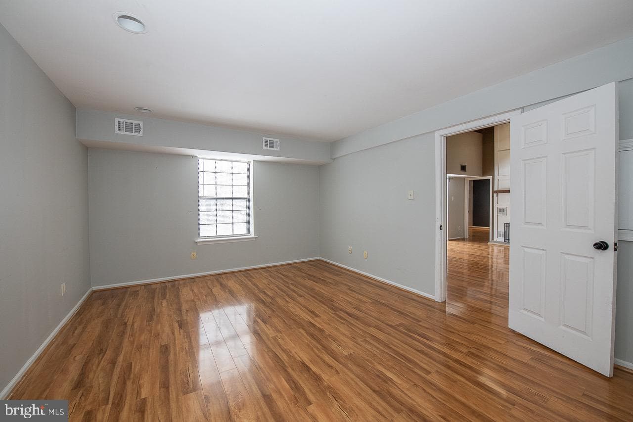 523 Washington Place #23 photo 32