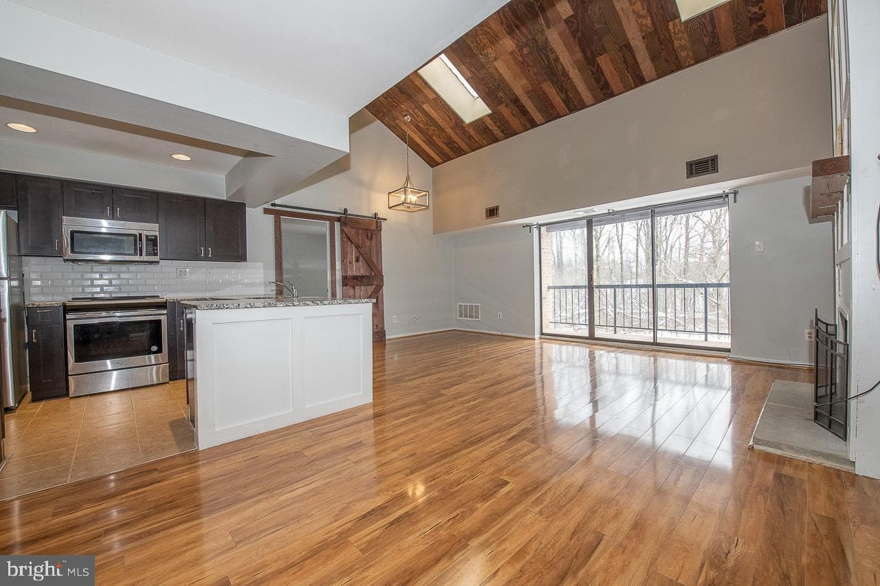 523 Washington Place #23 photo 6