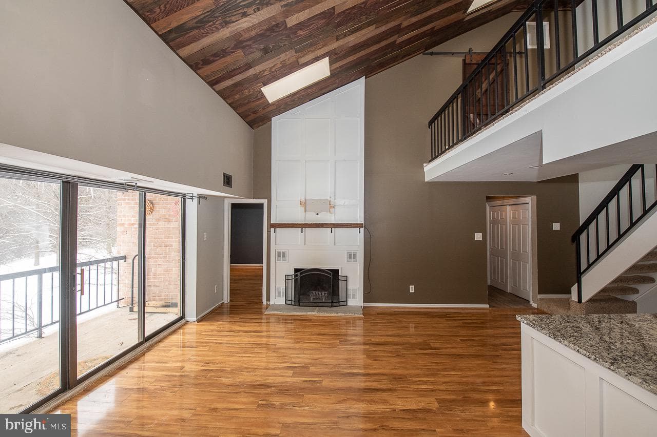 523 Washington Place #23 photo 8