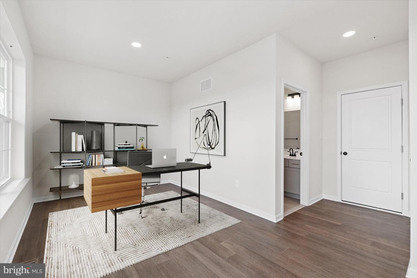 46 Pointe Place photo 13