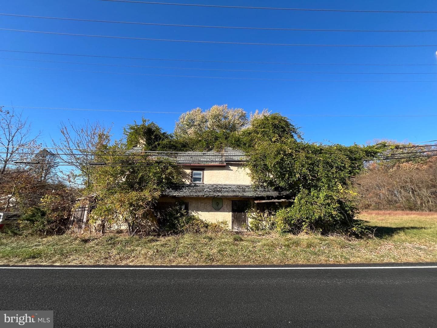 2305 E Kings Highway photo 2