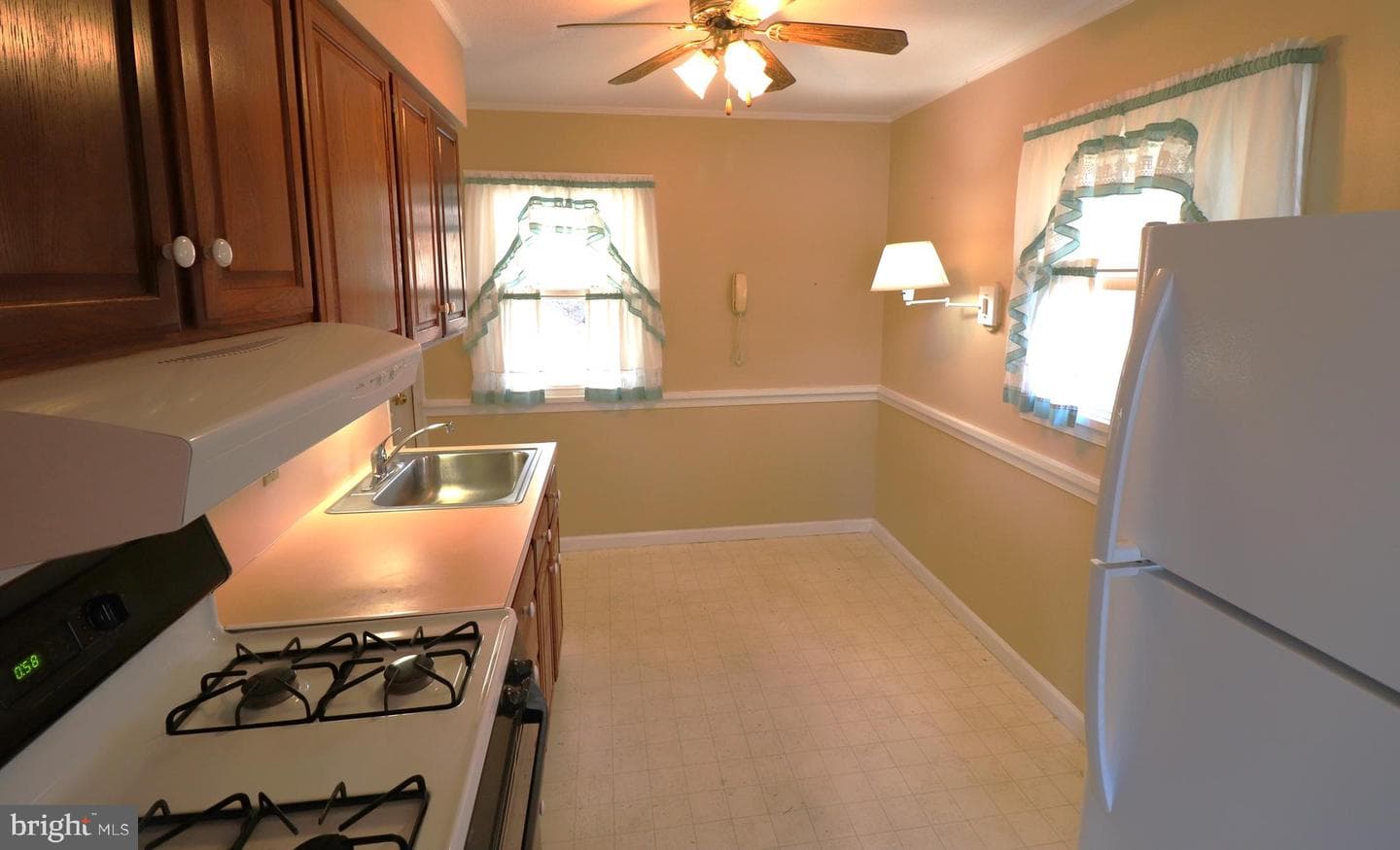 1221 Tyler Avenue photo 12