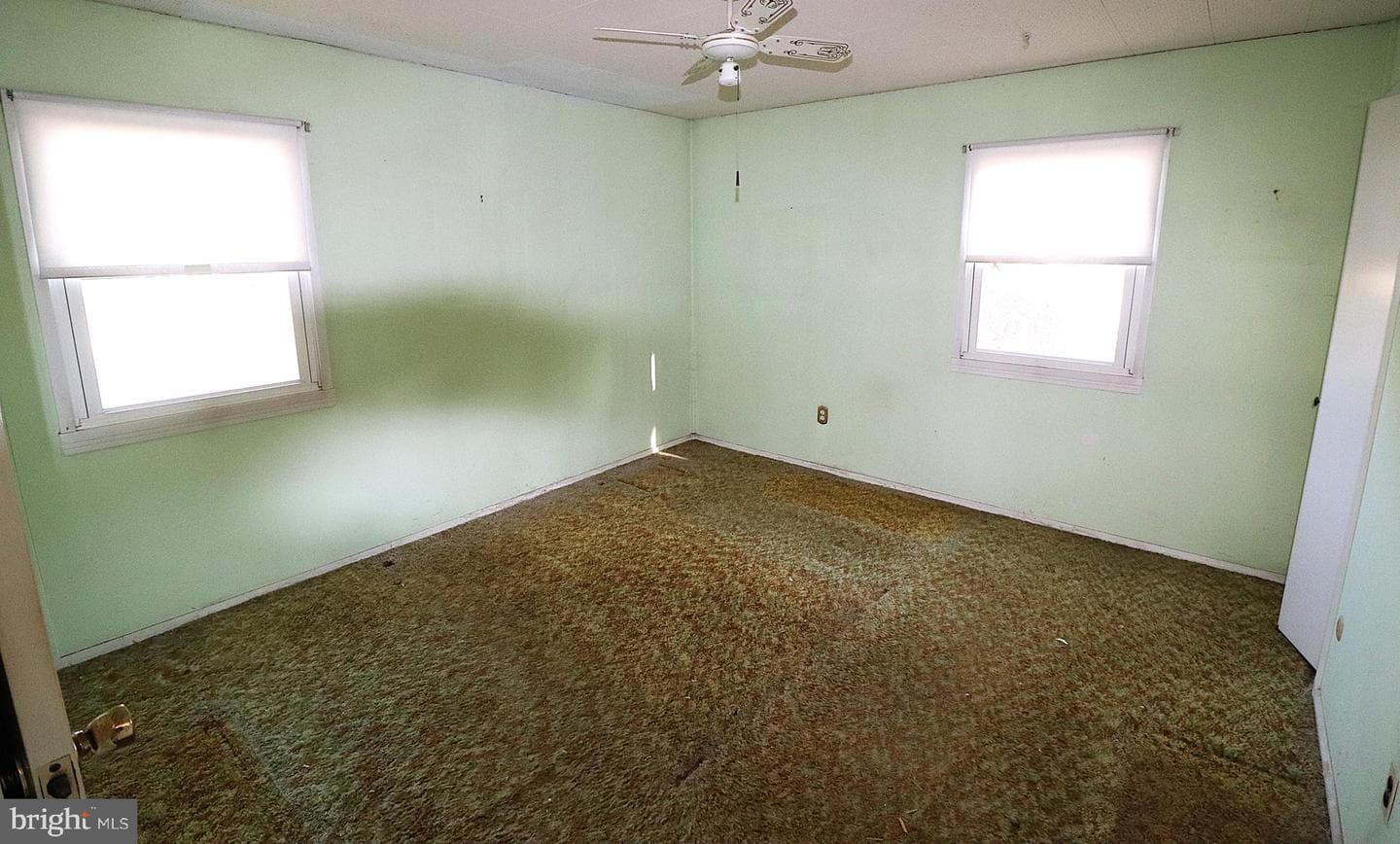 1221 Tyler Avenue photo 16