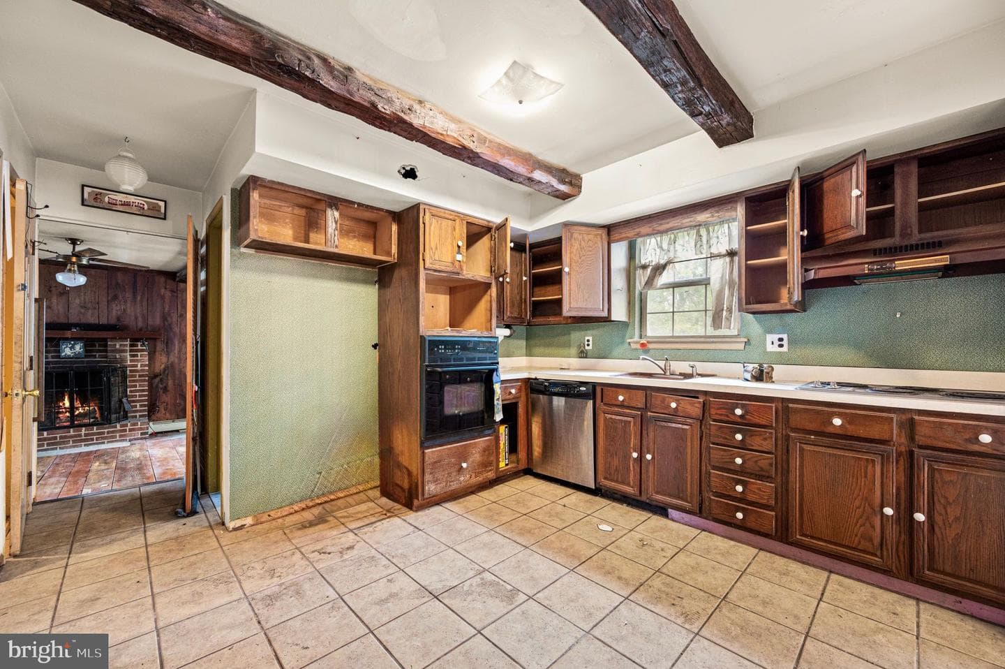 891 Brown Drive photo 3