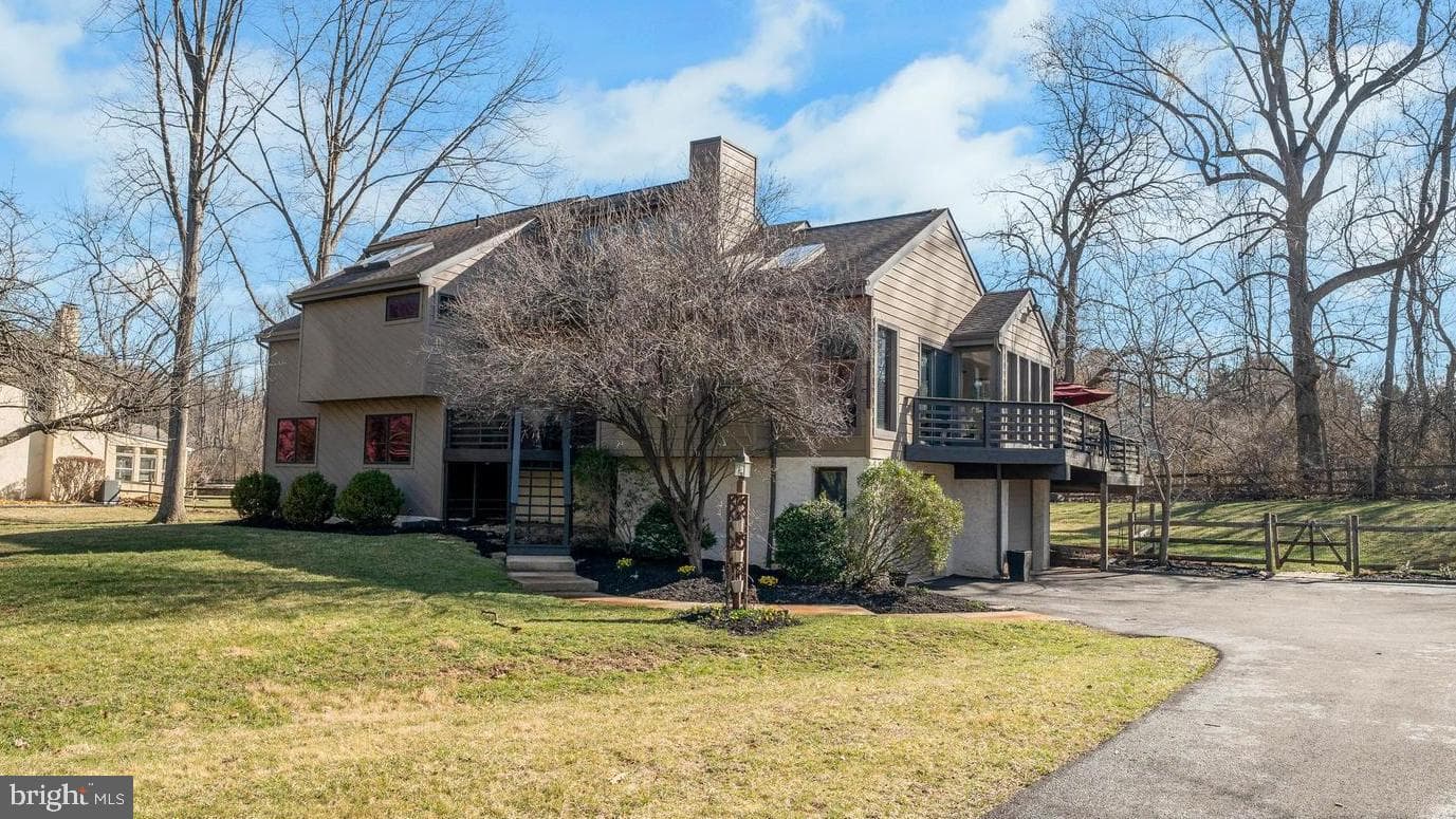 206 Downing Road photo 1