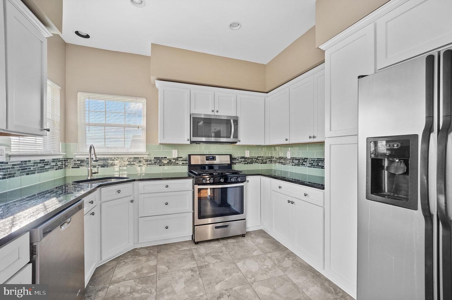 35 Kennedy Drive photo 2