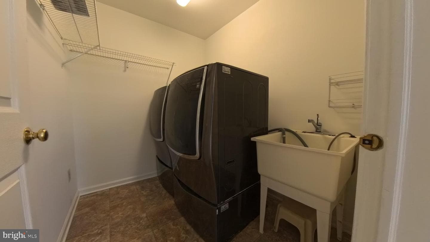 114 Fairfax Court #2204 photo 18