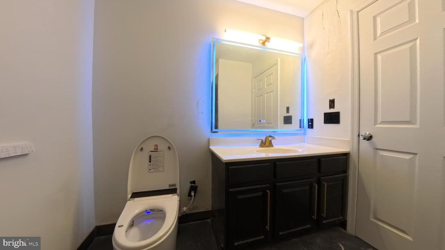 114 Fairfax Court #2204 photo 19