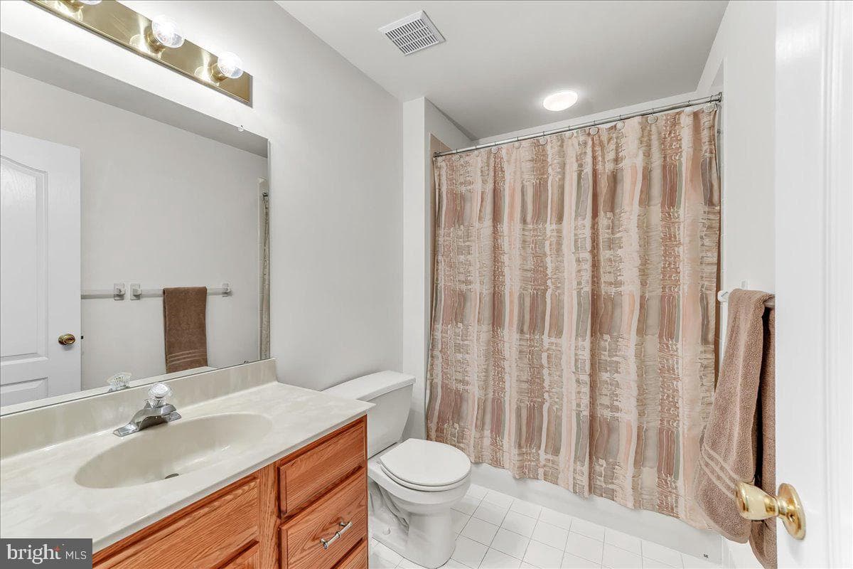 216 Greenbriar Drive photo 30