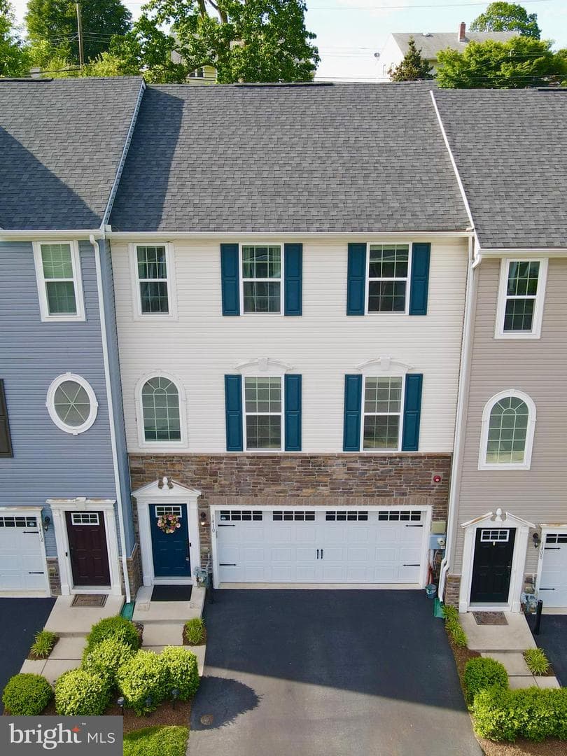 1410 Berry Drive photo 2