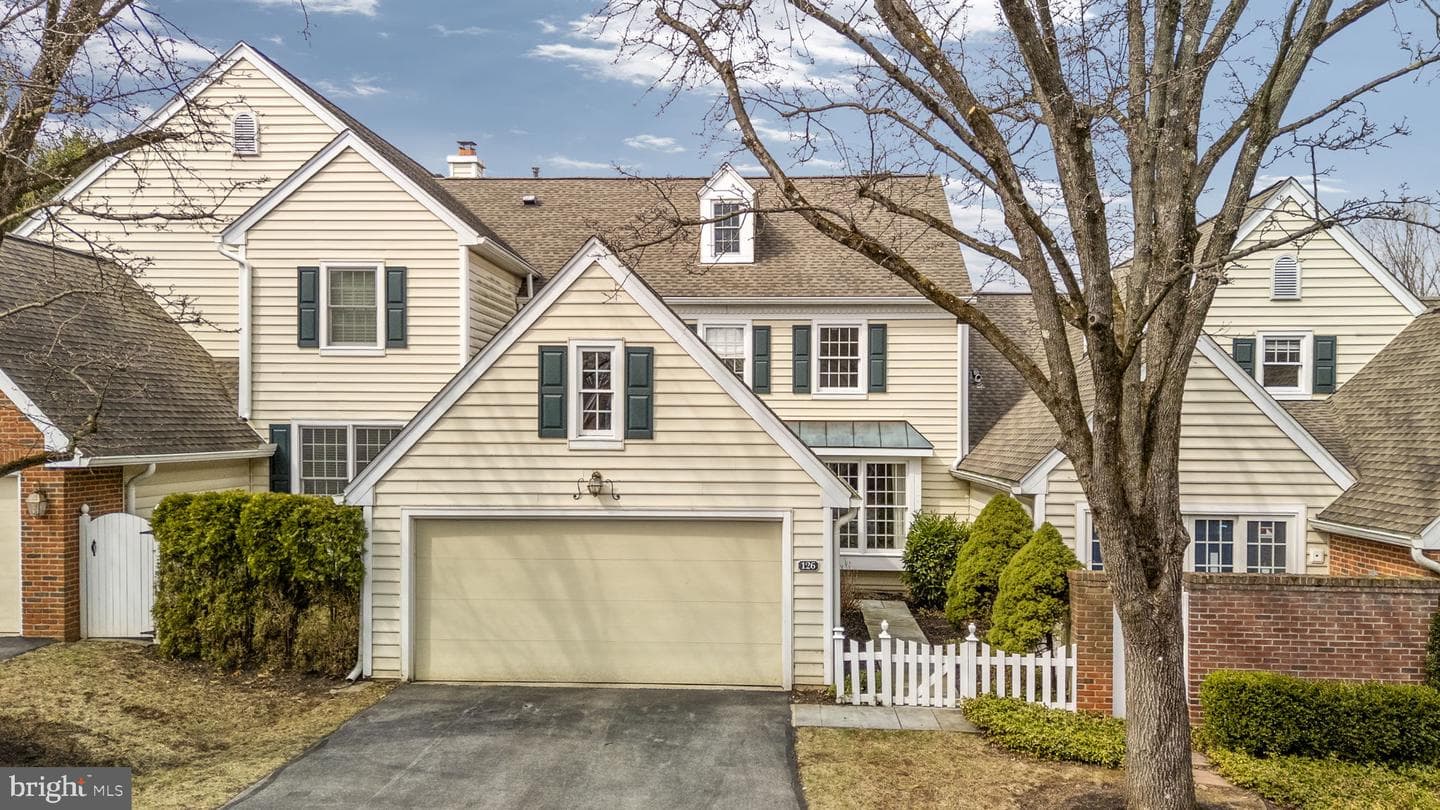 126 Carters Grove Lane photo 1