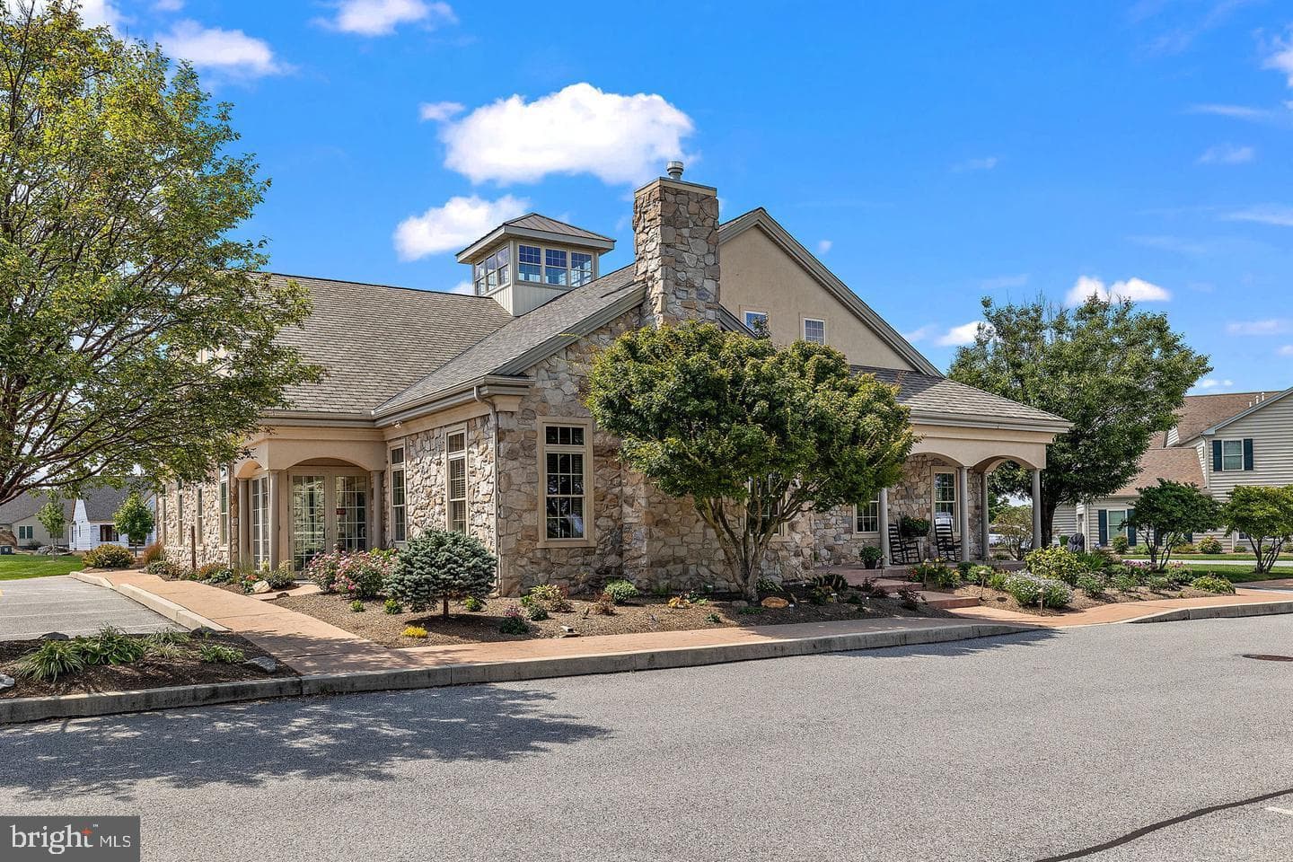 618 Greenbriar Path photo 42