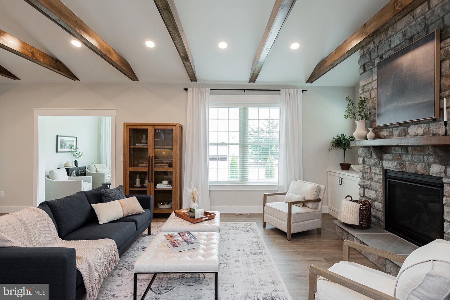 618 Greenbriar Path photo 7