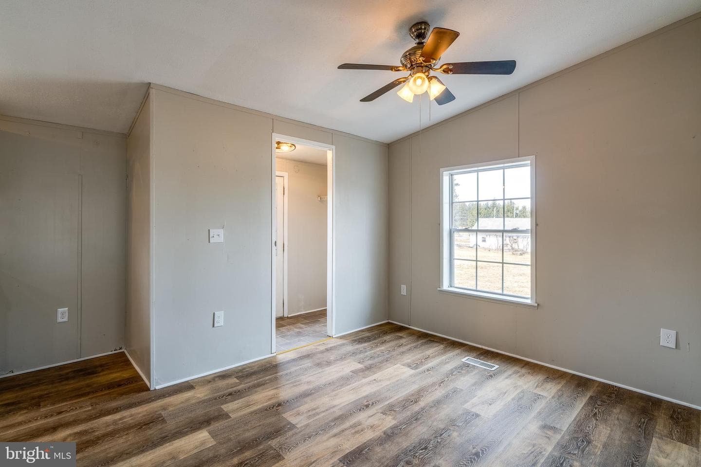 88 Rose Drive photo 16