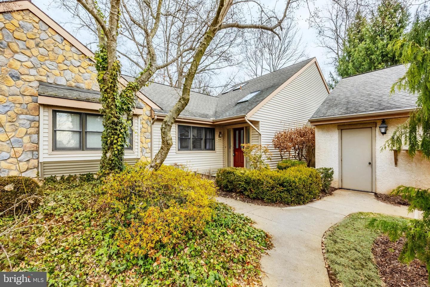 628 Glenwood photo 1