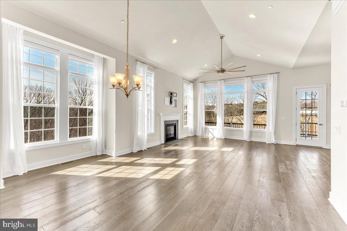 466 Reid Way photo 8