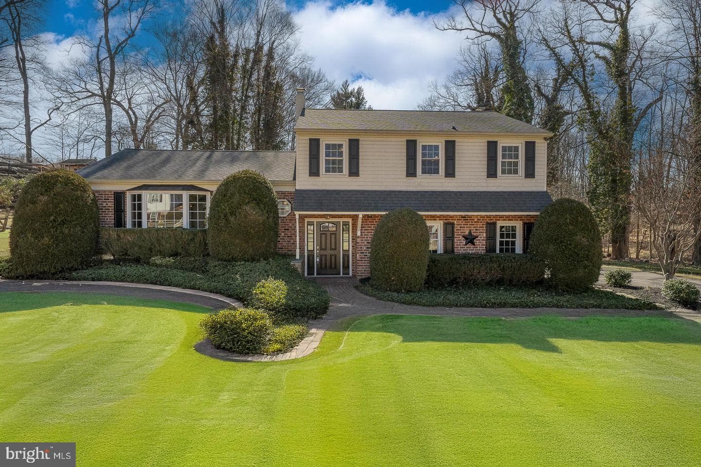 1212 Eagle Road photo 1