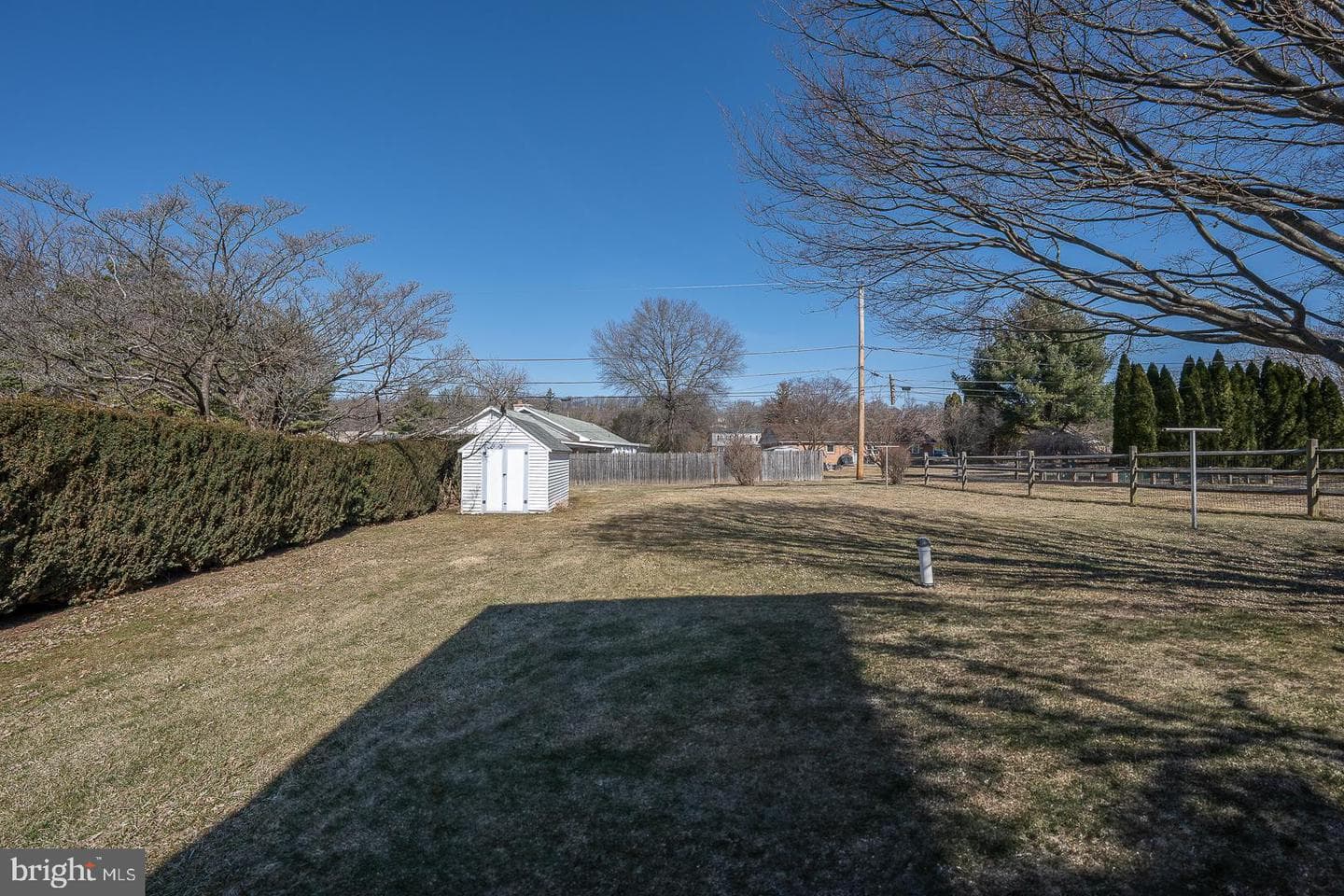 821 W 2nd Avenue photo 51