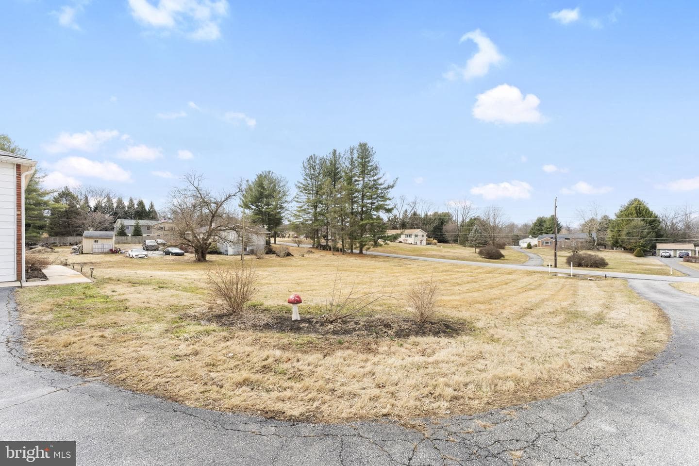 237 Schoolhouse Road photo 28