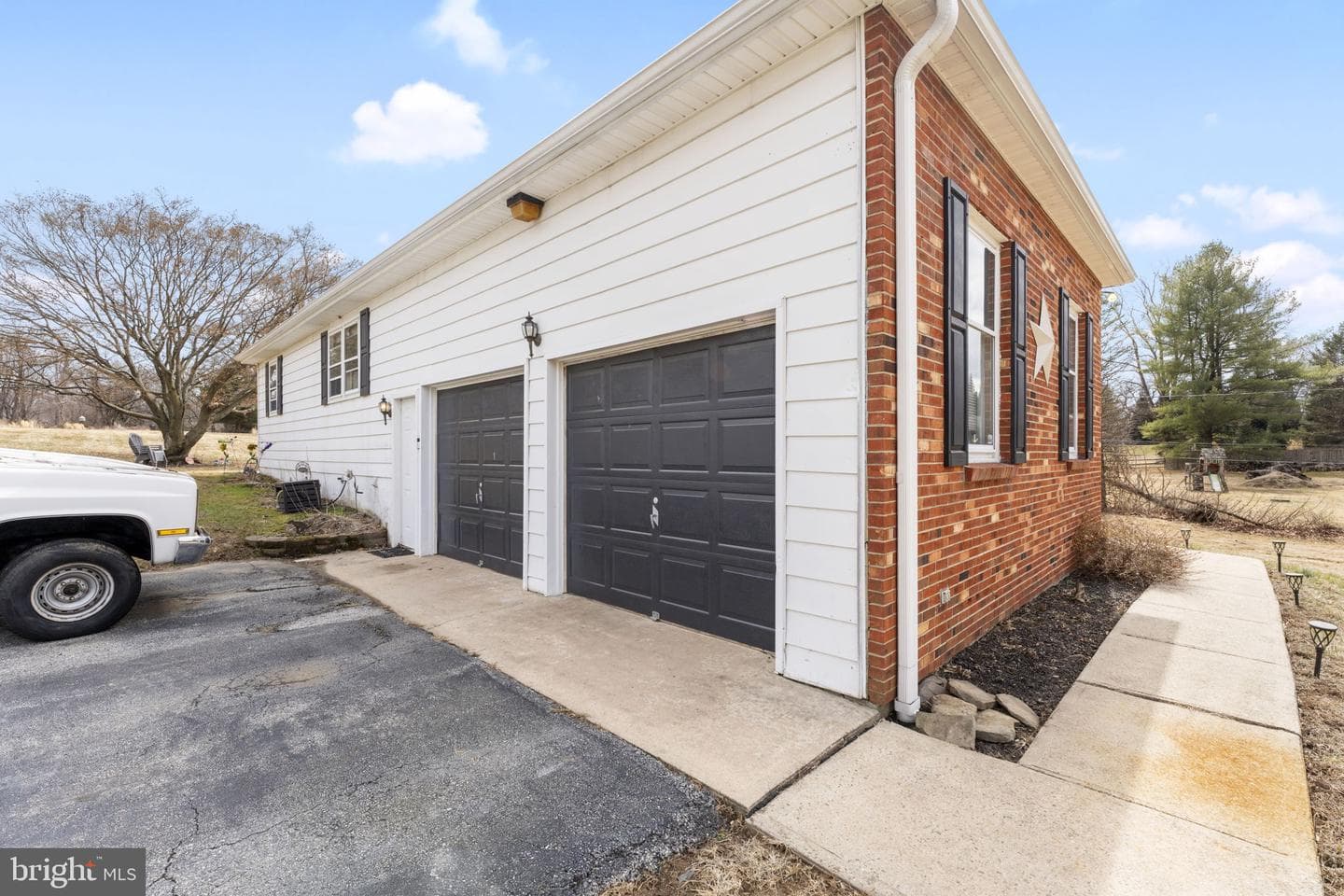 237 Schoolhouse Road photo 31