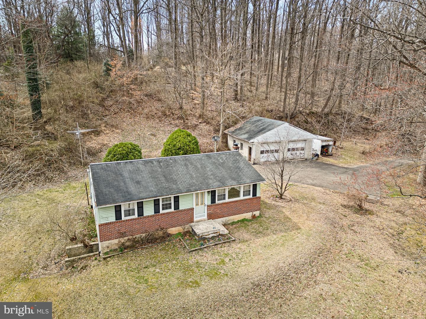 231 Laurel Bridge Road photo 5
