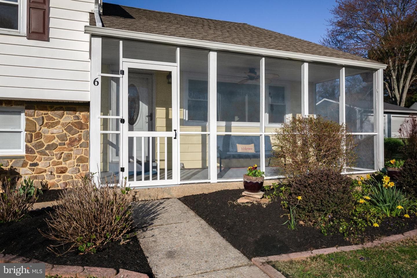 6 Vernon Lane photo 3