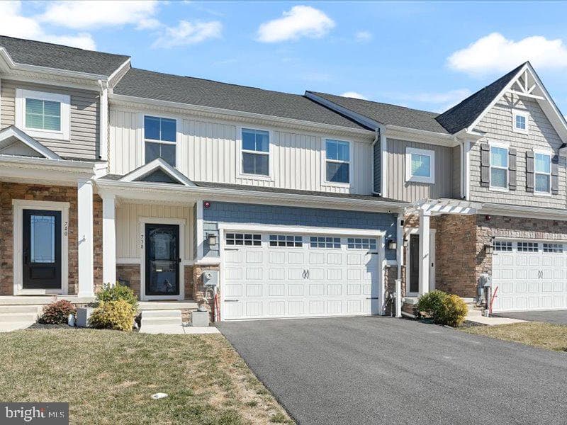 738 Cascade Way photo 1