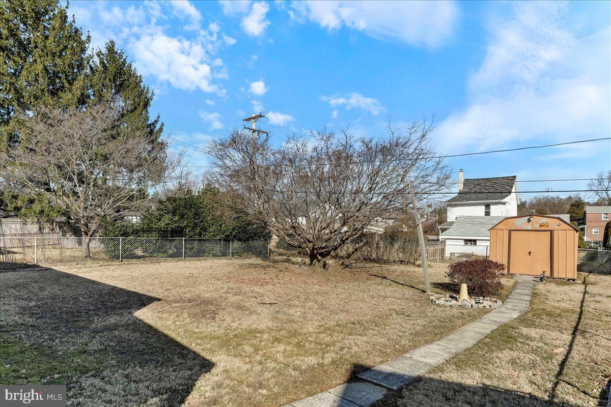 307 Scarlett Avenue photo 22