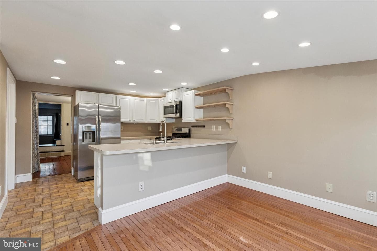 108 E Miner Street photo 11