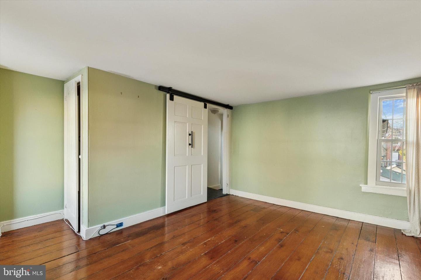 108 E Miner Street photo 13