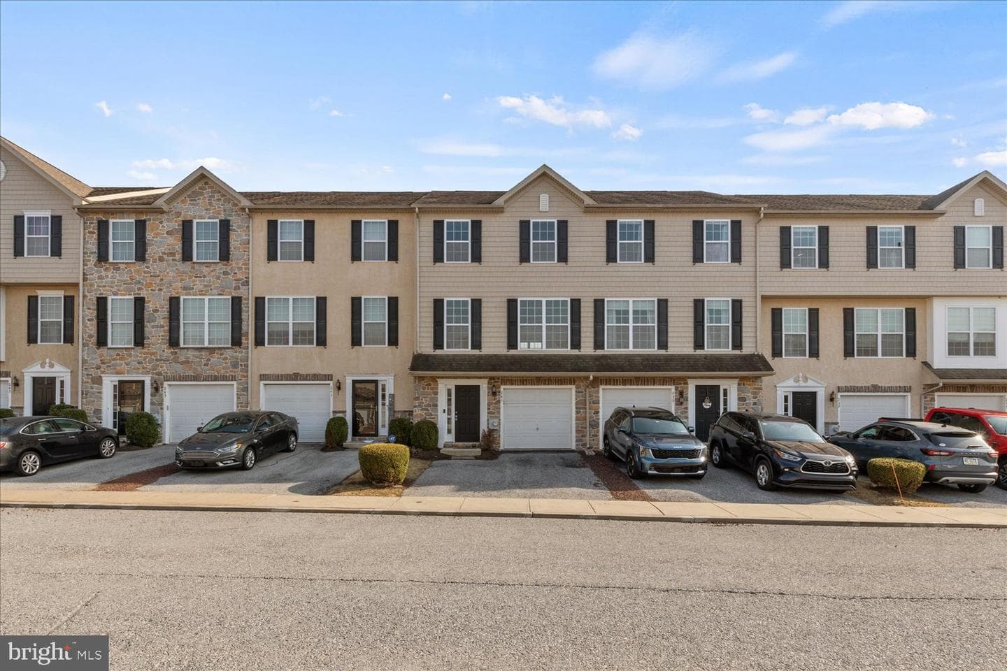 241 Kennedy Drive photo 2