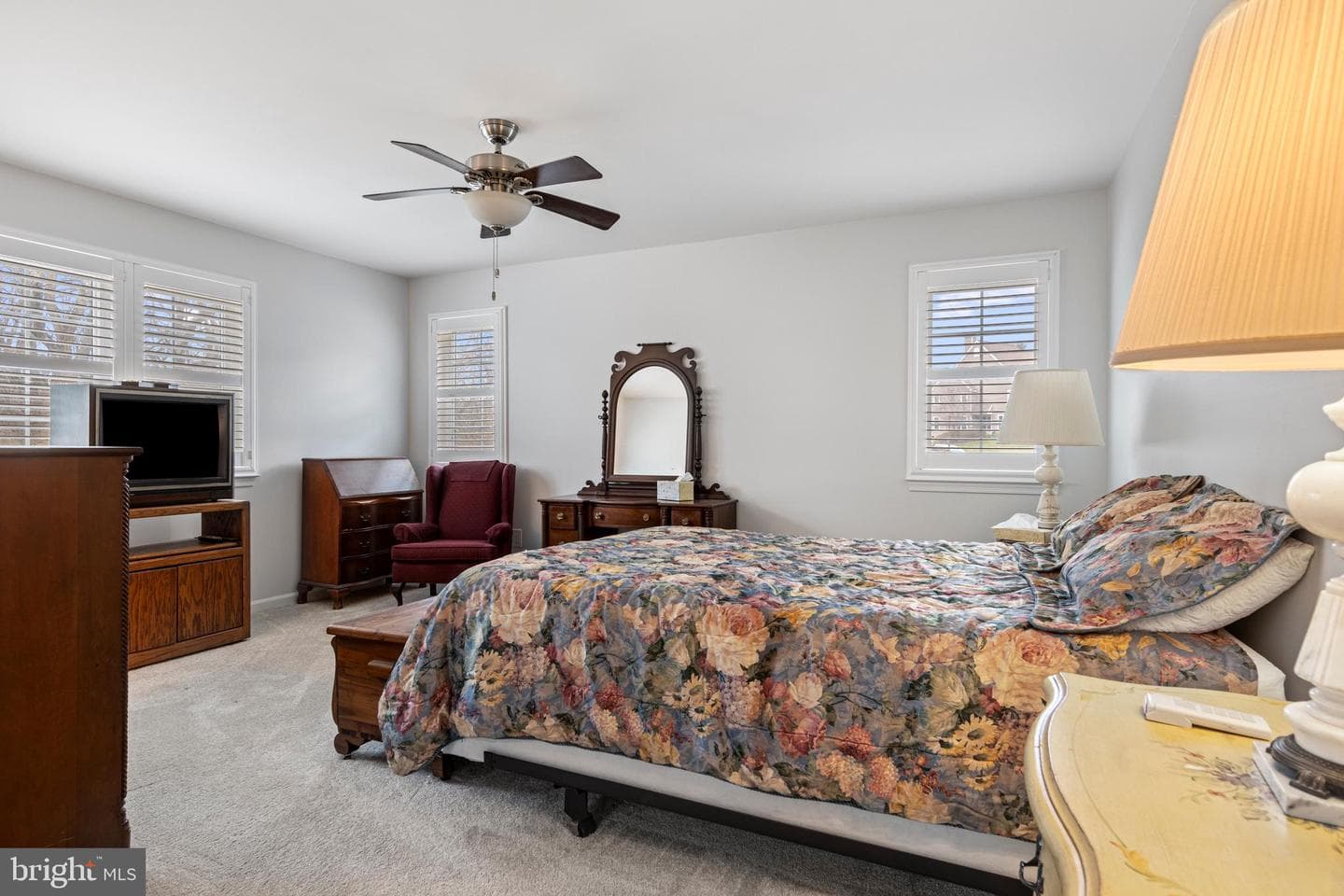 21 Newport Drive photo 40