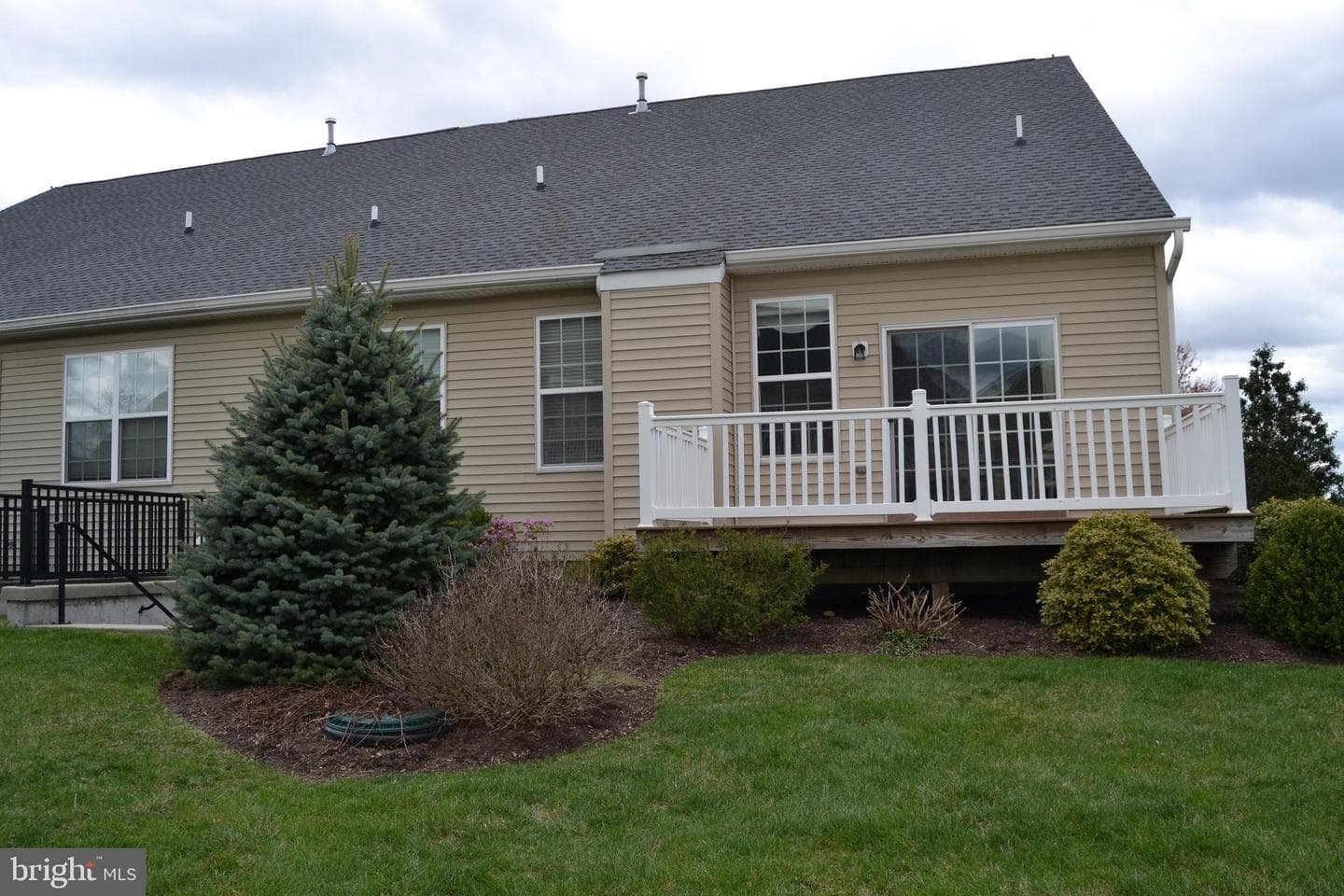 213 Brodius Lane photo 2