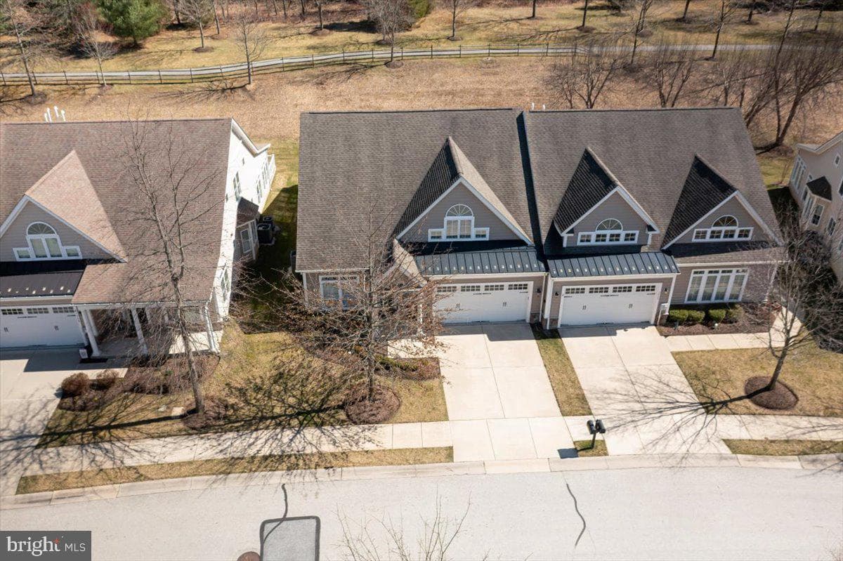 1064 Balfour Circle photo 37