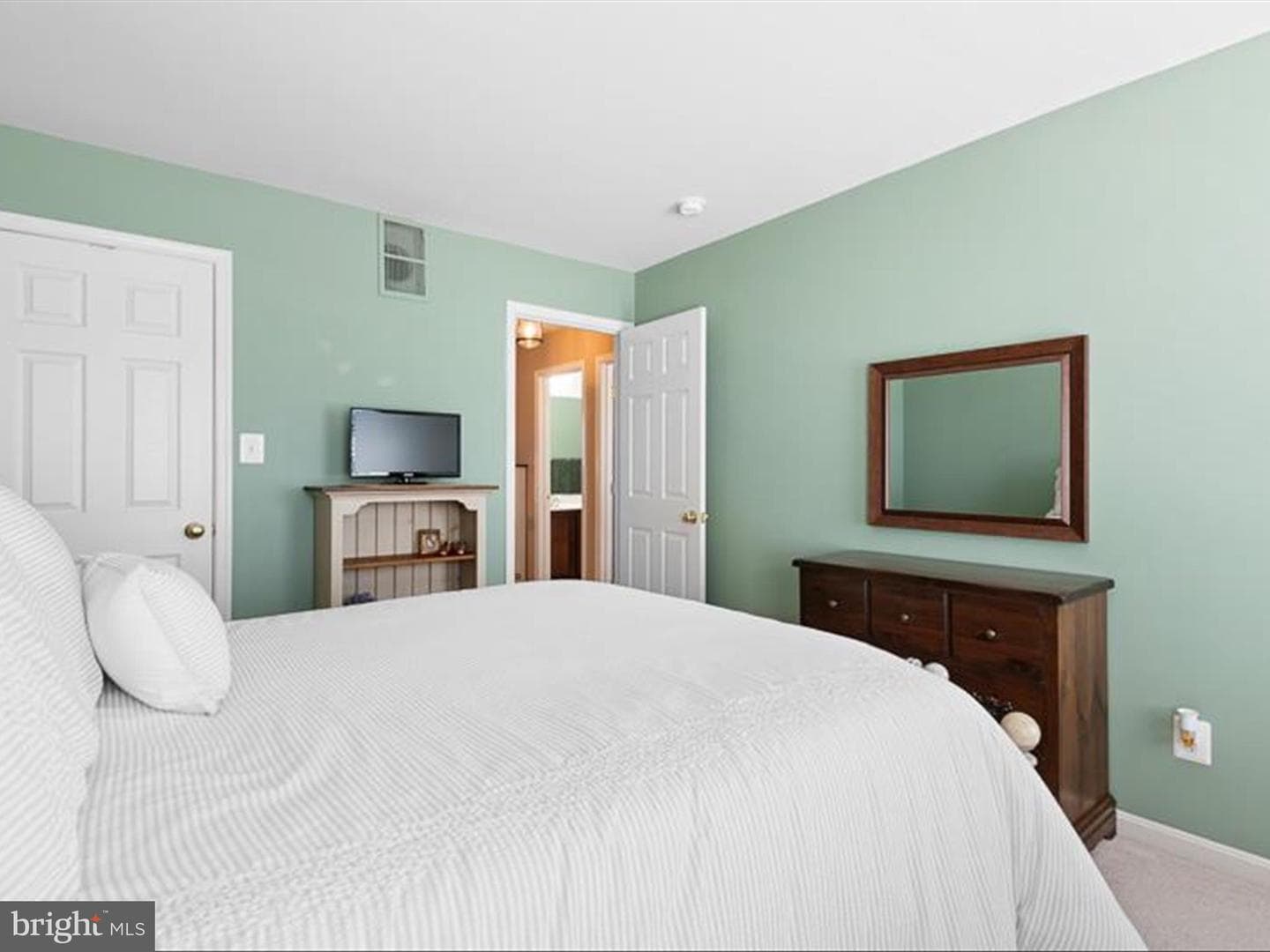 320 Elizabeth Drive photo 23