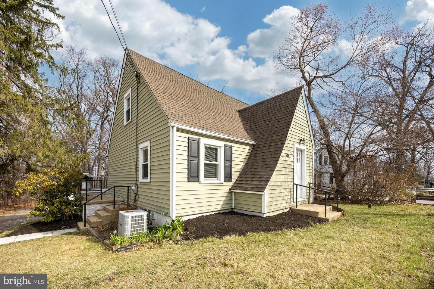 509 W Uwchlan Avenue photo 2