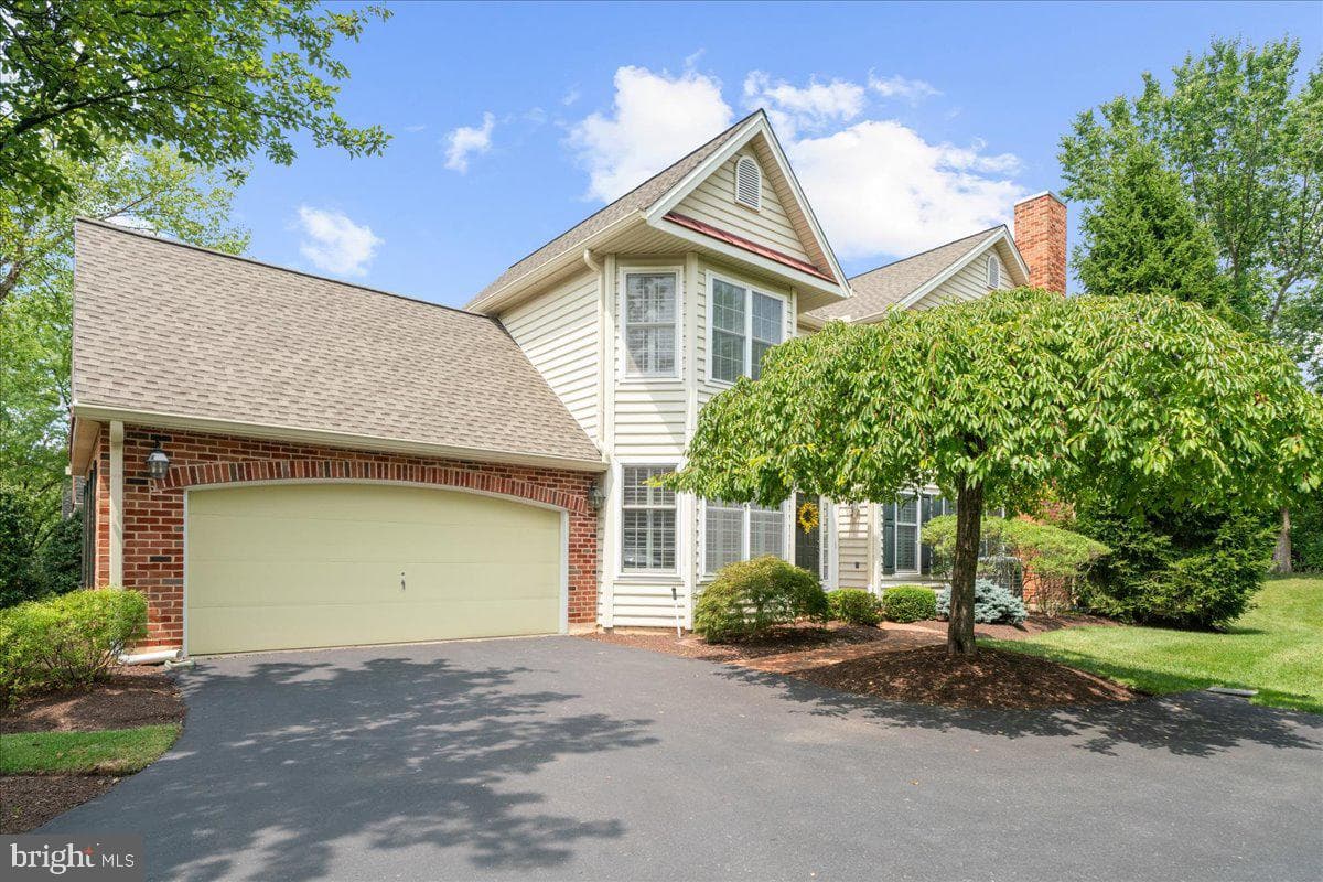 68 Wincrest Drive photo 2