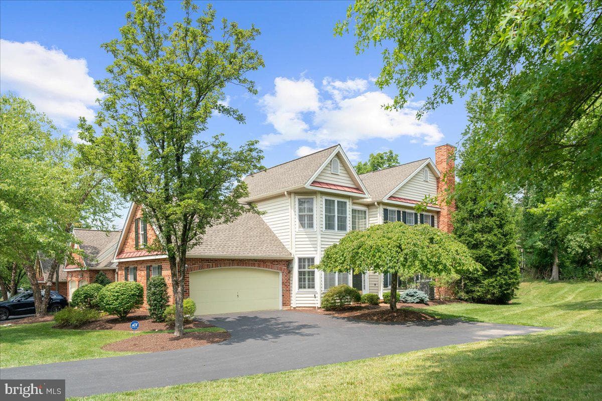 68 Wincrest Drive photo 3