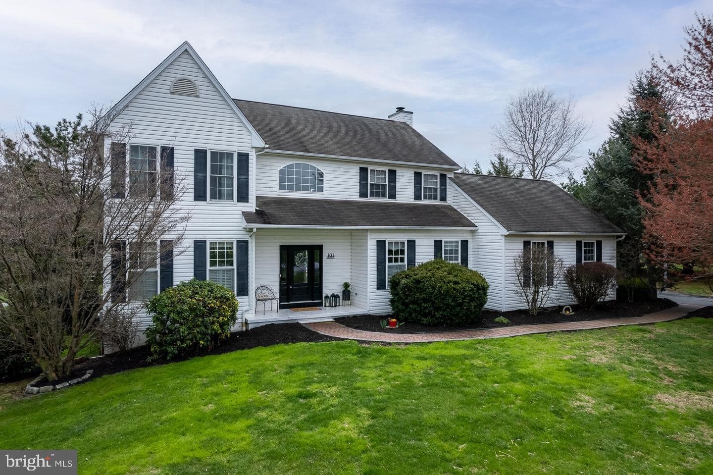 101 Amber Drive photo 1