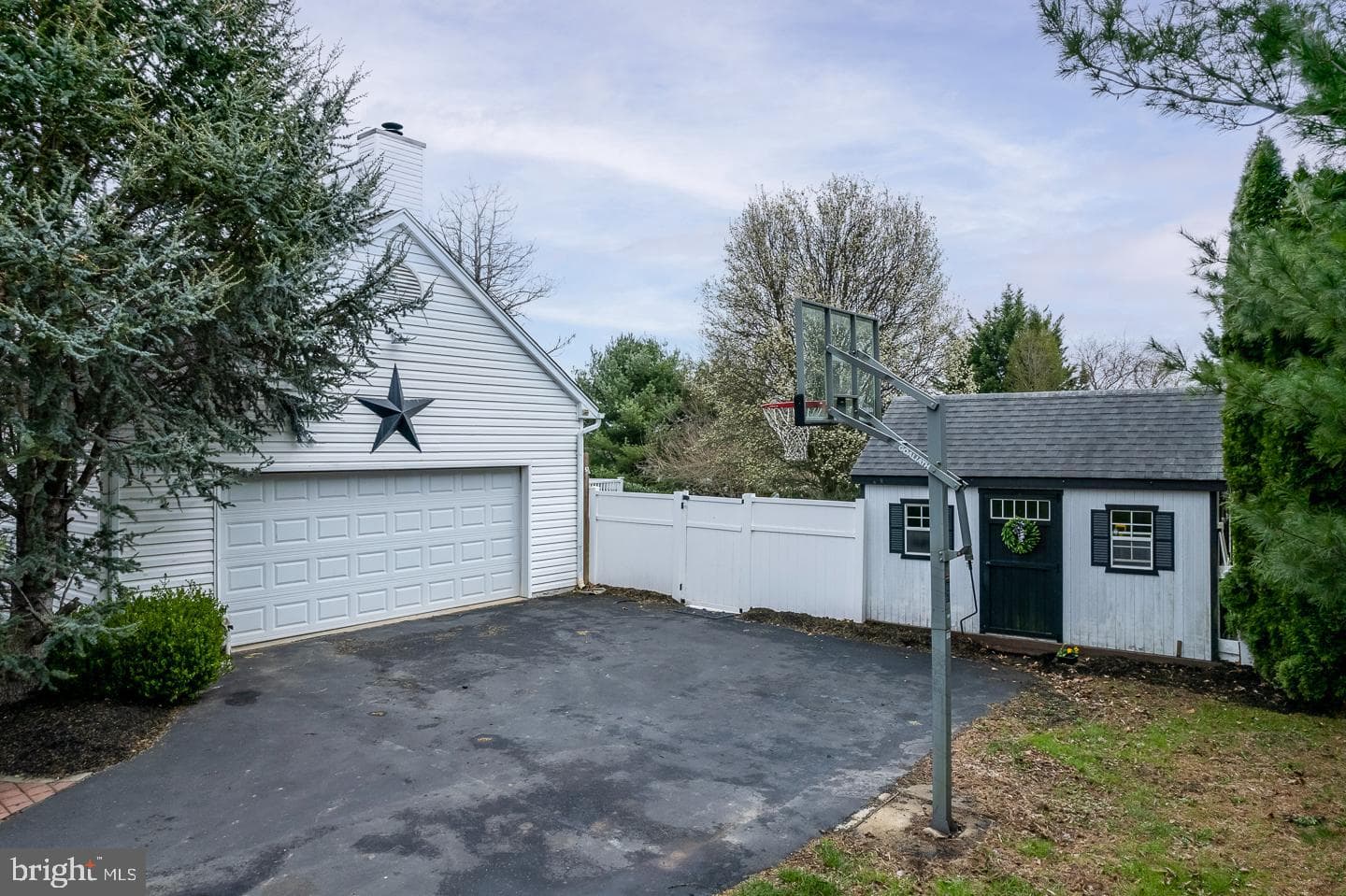 101 Amber Drive photo 48