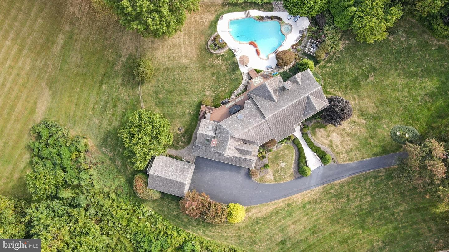 200 Barn Hill Road photo 81