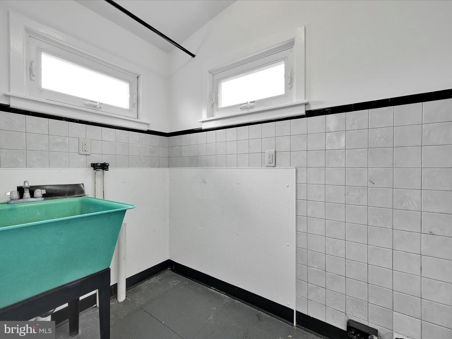 338 Charles Street photo 16