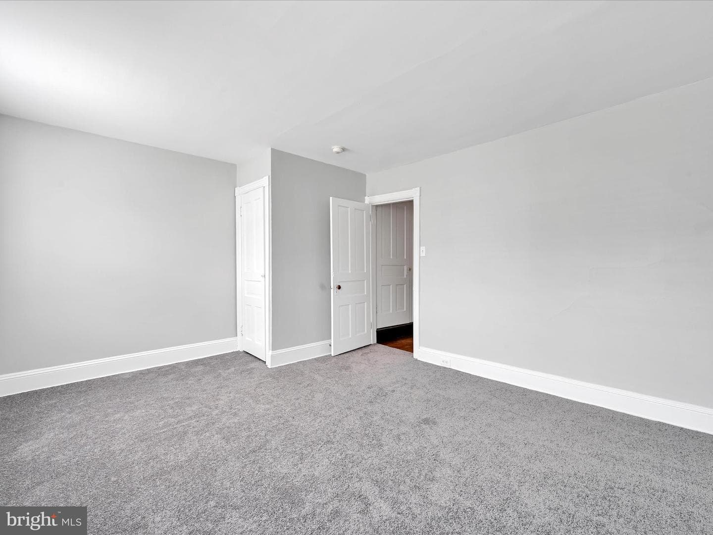 338 Charles Street photo 19
