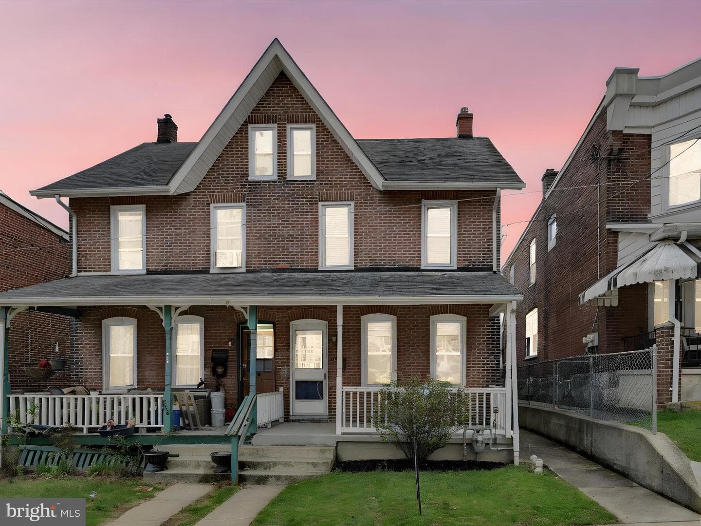 338 Charles Street photo 2