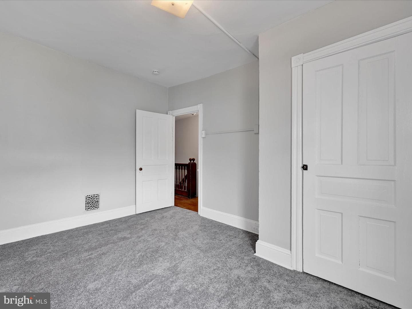 338 Charles Street photo 23