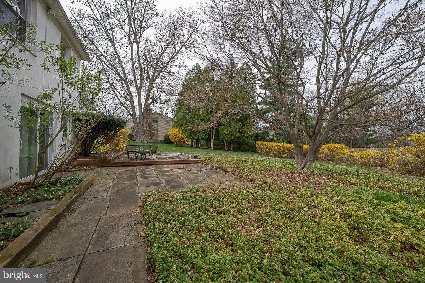 104 Beacon Drive E photo 36