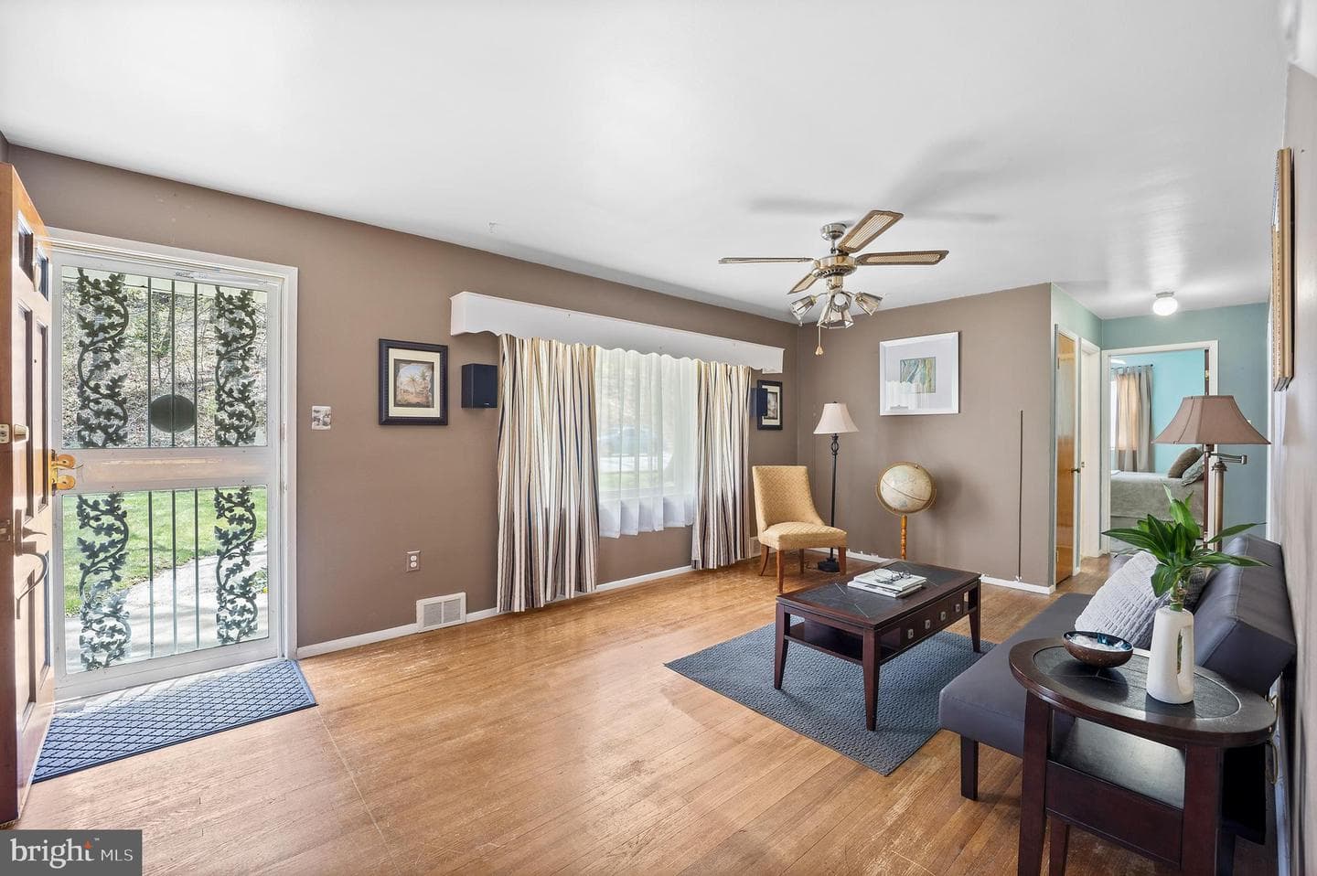 619 Oak Street photo 3