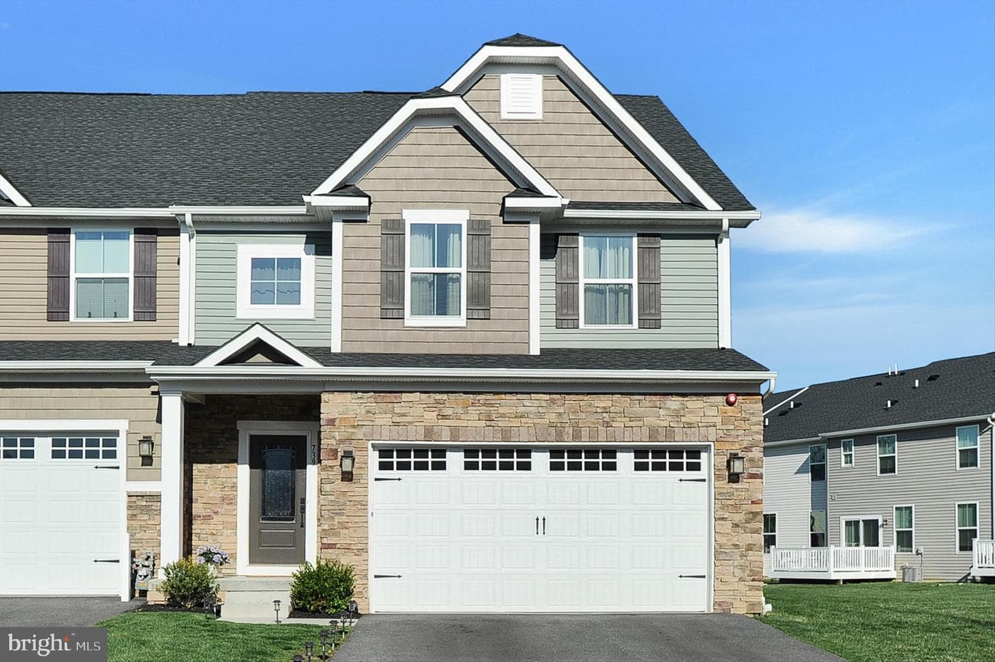 739 Cascade Way photo 1