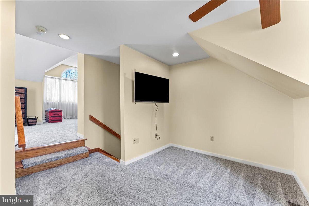 19 White Clay Drive photo 30